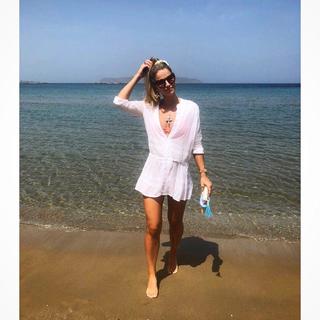 Vogue Williams feet photo thumbnail