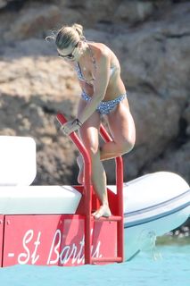 Vogue Williams feet photo thumbnail