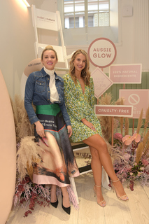 Vogue Williams feet photo thumbnail