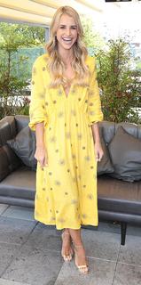 Vogue Williams feet photo thumbnail