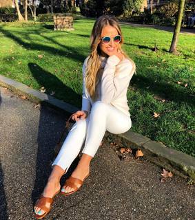 Vogue Williams feet photo thumbnail