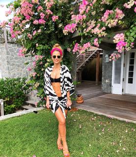 Vogue Williams feet photo thumbnail