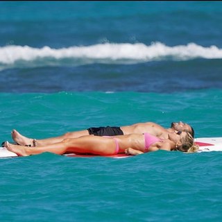 Vogue Williams feet photo thumbnail