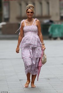 Vogue Williams feet photo thumbnail