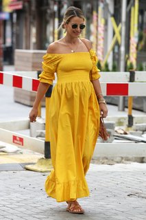 Vogue Williams feet photo thumbnail