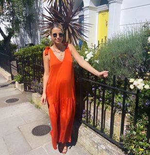 Vogue Williams feet photo thumbnail