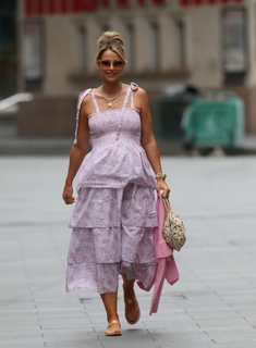 Vogue Williams feet photo thumbnail