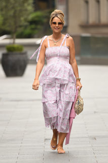 Vogue Williams feet photo thumbnail