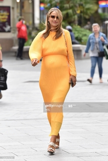 Vogue Williams feet photo thumbnail