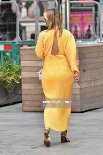 Vogue Williams feet photo thumbnail