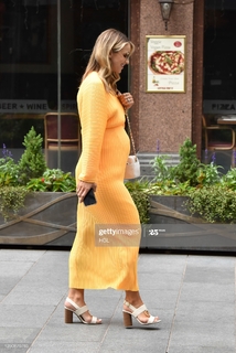 Vogue Williams feet photo thumbnail