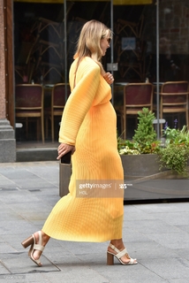 Vogue Williams feet photo thumbnail