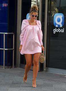 Vogue Williams feet photo thumbnail