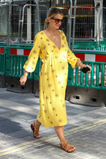 Vogue Williams feet photo thumbnail