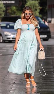 Vogue Williams feet photo thumbnail