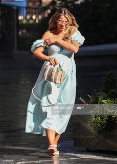 Vogue Williams feet photo thumbnail