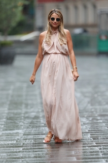 Vogue Williams feet photo thumbnail