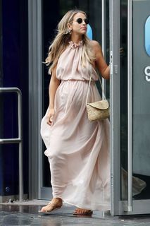 Vogue Williams feet photo thumbnail