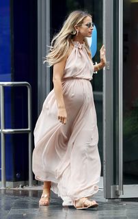 Vogue Williams feet photo thumbnail