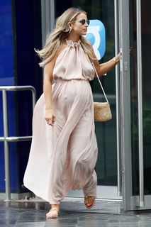 Vogue Williams feet photo thumbnail