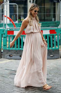 Vogue Williams feet photo thumbnail