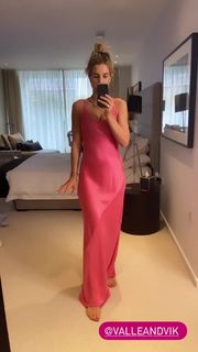 Vogue Williams feet photo thumbnail