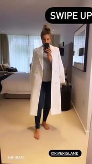 Vogue Williams feet photo thumbnail