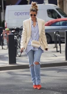 Vogue Williams feet photo thumbnail