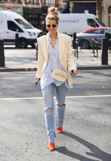 Vogue Williams feet photo thumbnail