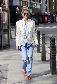 Vogue Williams feet photo thumbnail