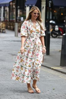 Vogue Williams feet photo thumbnail