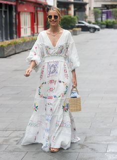 Vogue Williams feet photo thumbnail