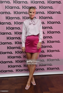 Vogue Williams feet photo thumbnail