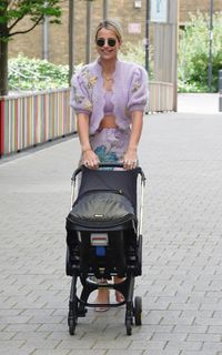 Vogue Williams feet photo thumbnail