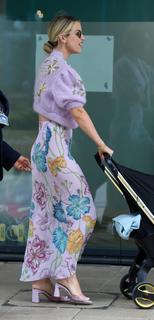 Vogue Williams feet photo thumbnail