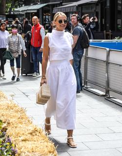 Vogue Williams feet photo thumbnail