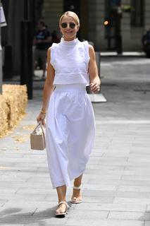 Vogue Williams feet photo thumbnail