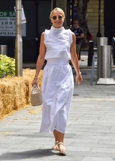 Vogue Williams feet photo thumbnail