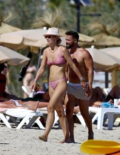 Vogue Williams feet photo thumbnail