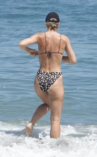 Vogue Williams feet photo thumbnail