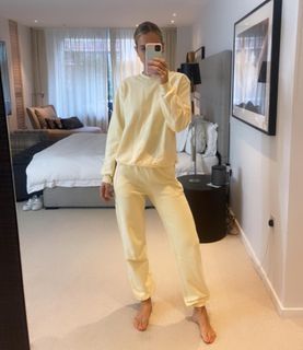 Vogue Williams feet photo 15