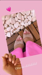 Vrisiida Andriotou feet photo 4