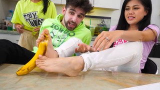 Vy Qwaint feet photo 17