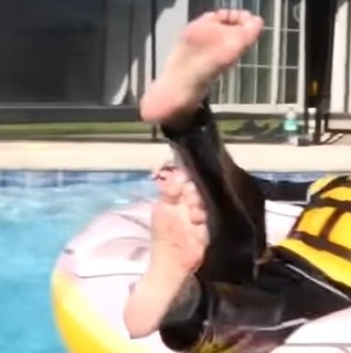 Vy Qwaint feet photo 17