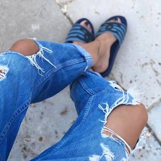 Véronika Loubry feet photo 3