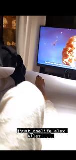 Véronika Loubry feet photo 1