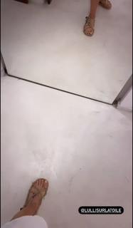 Véronika Loubry feet photo 8