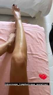 Véronika Loubry feet photo 3