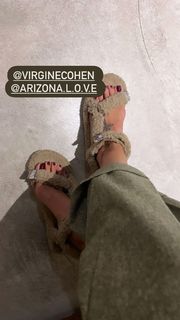 Véronika Loubry feet photo 3