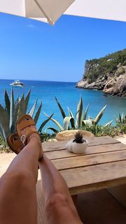 Véronika Loubry feet photo 6